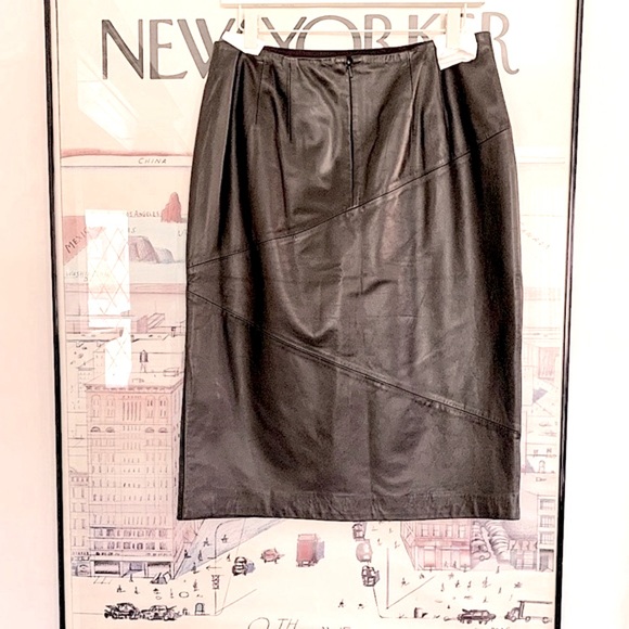 Brown leather pencil skirt with side slit, smooth waist line, a classic size 10 - Picture 4 of 13